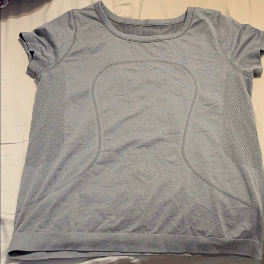 Swiftly Tech Lululemon top, relaxed fit 12 gray